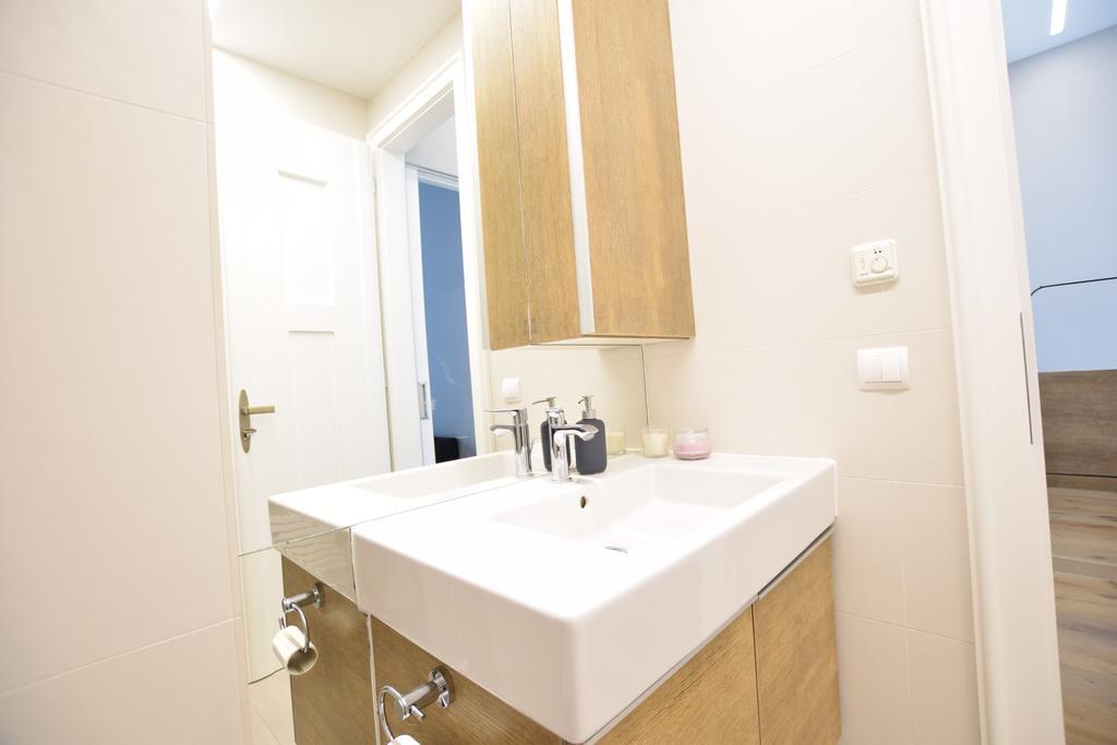 Luxury Apartment By Hi5 - Szervita Suite بودابست المظهر الخارجي الصورة