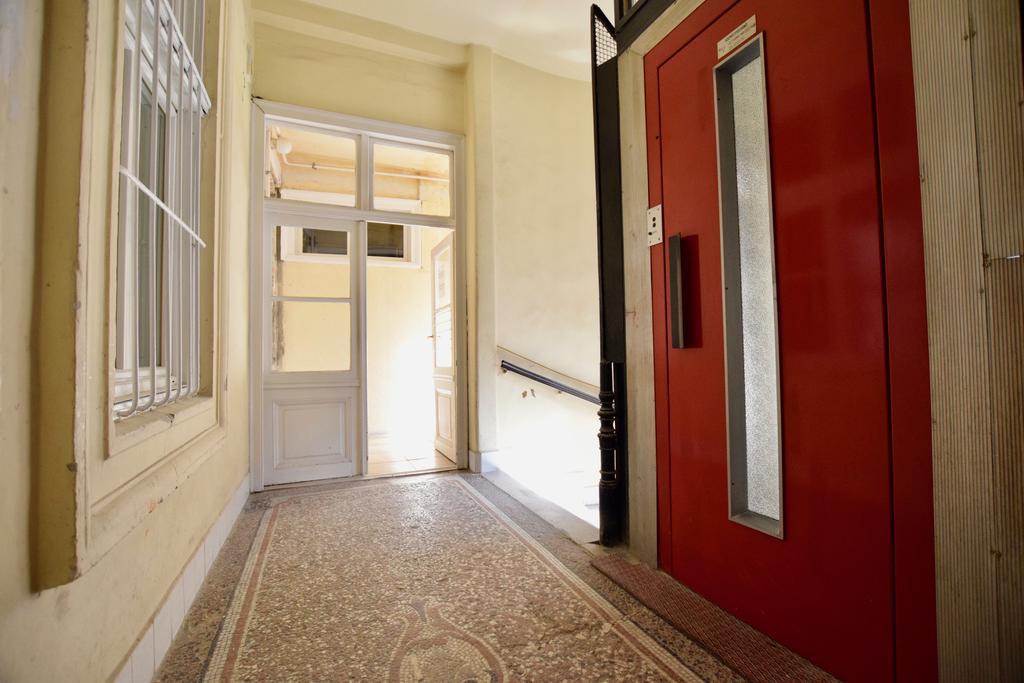 Luxury Apartment By Hi5 - Szervita Suite بودابست المظهر الخارجي الصورة