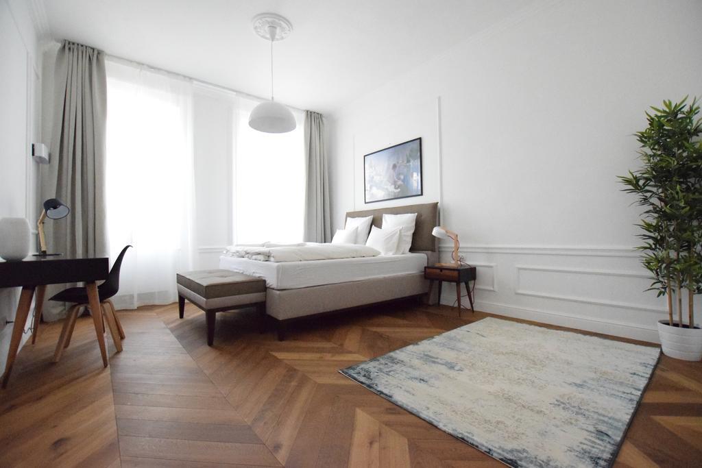 Luxury Apartment By Hi5 - Szervita Suite بودابست المظهر الخارجي الصورة
